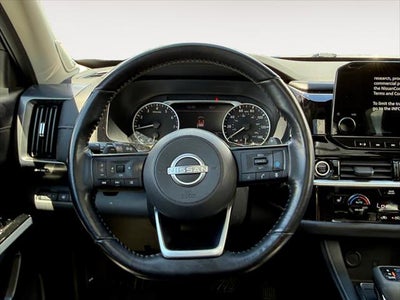 2022 Nissan Pathfinder SL