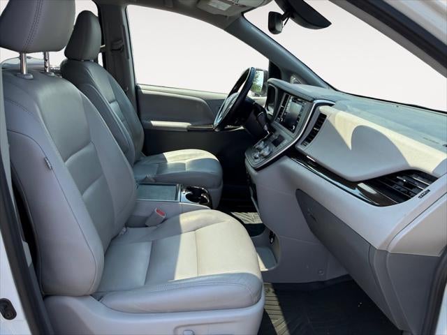 2020 Toyota Sienna XLE