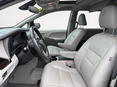 2020 Toyota Sienna XLE