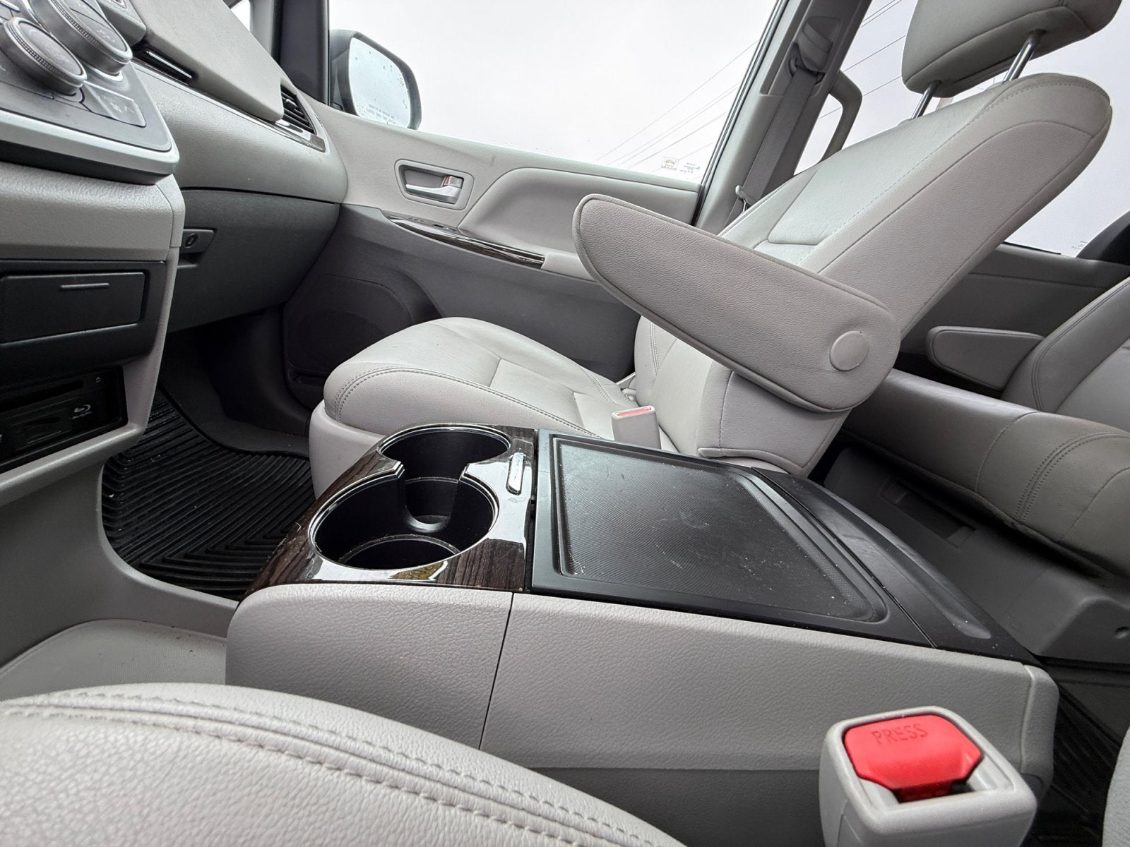 2020 Toyota Sienna XLE