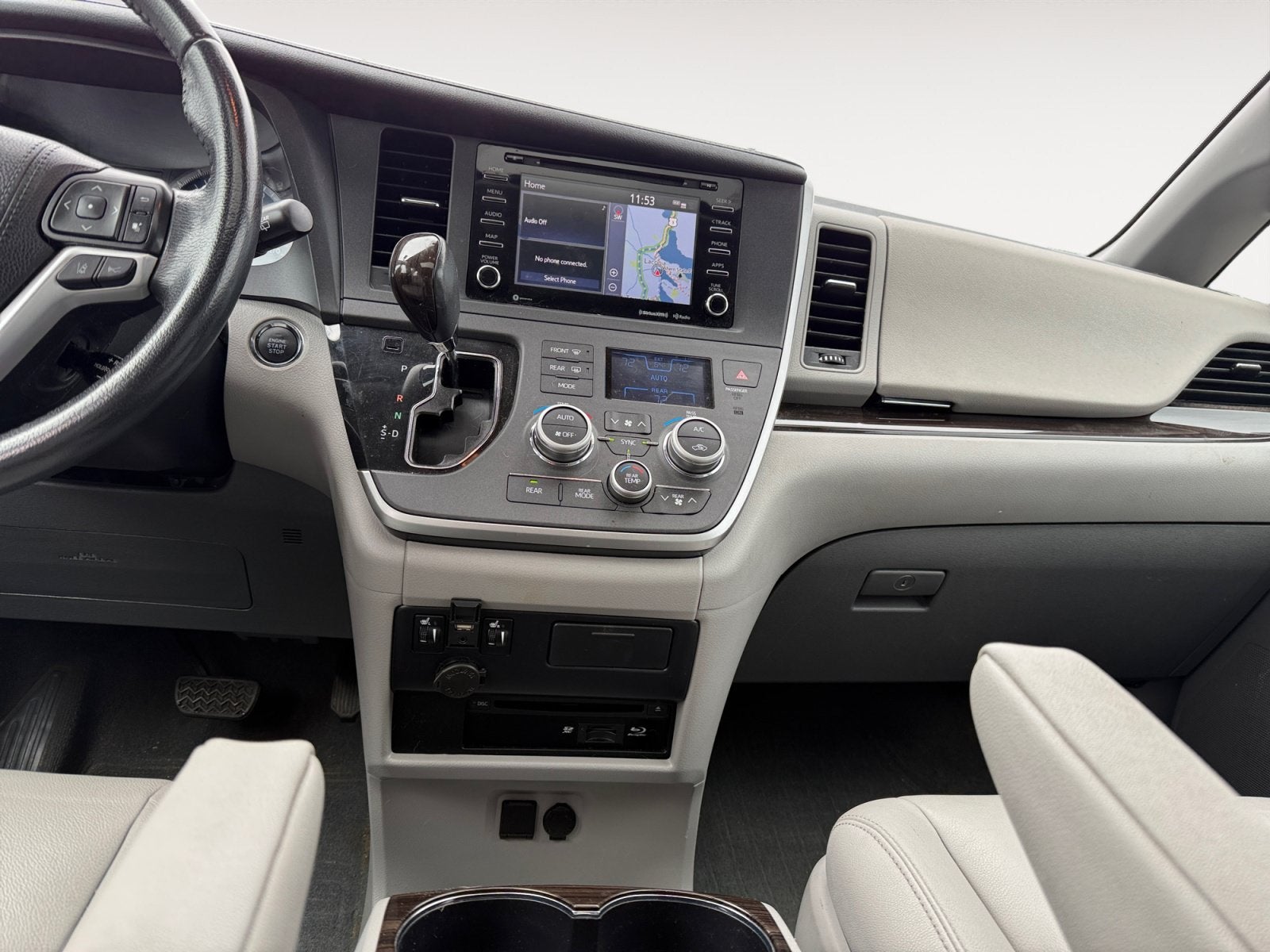 2020 Toyota Sienna XLE