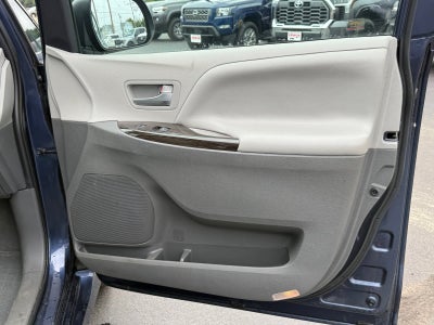 2020 Toyota Sienna XLE