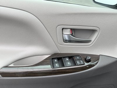 2020 Toyota Sienna XLE