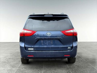 2020 Toyota Sienna XLE