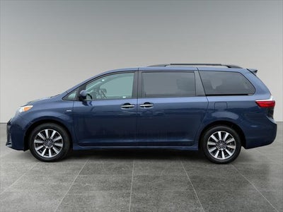 2020 Toyota Sienna XLE