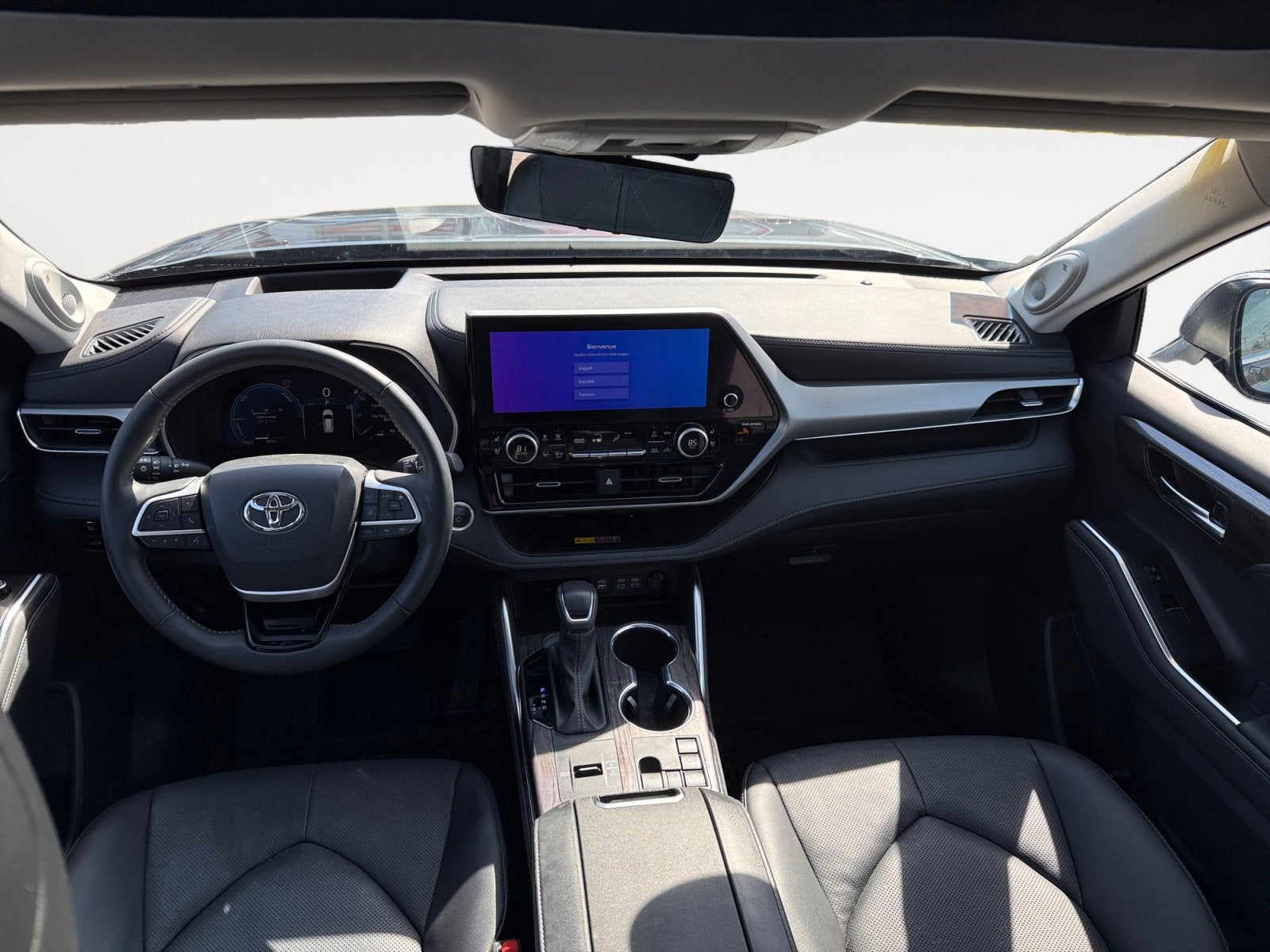 2025 Toyota Highlander Hybrid Platinum