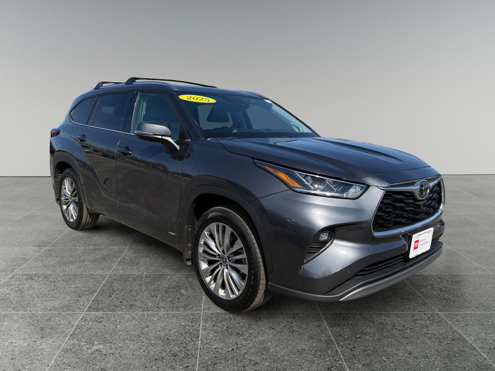 2025 Toyota Highlander Hybrid Platinum
