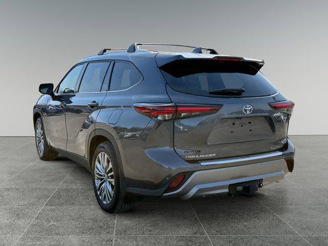 2025 Toyota Highlander Hybrid Platinum