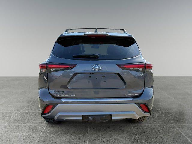 2025 Toyota Highlander Hybrid Platinum