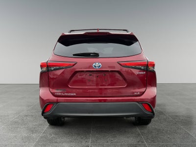 2022 Toyota Highlander Hybrid XLE