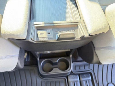 2025 Toyota Sienna XLE