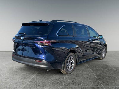 2025 Toyota Sienna XLE