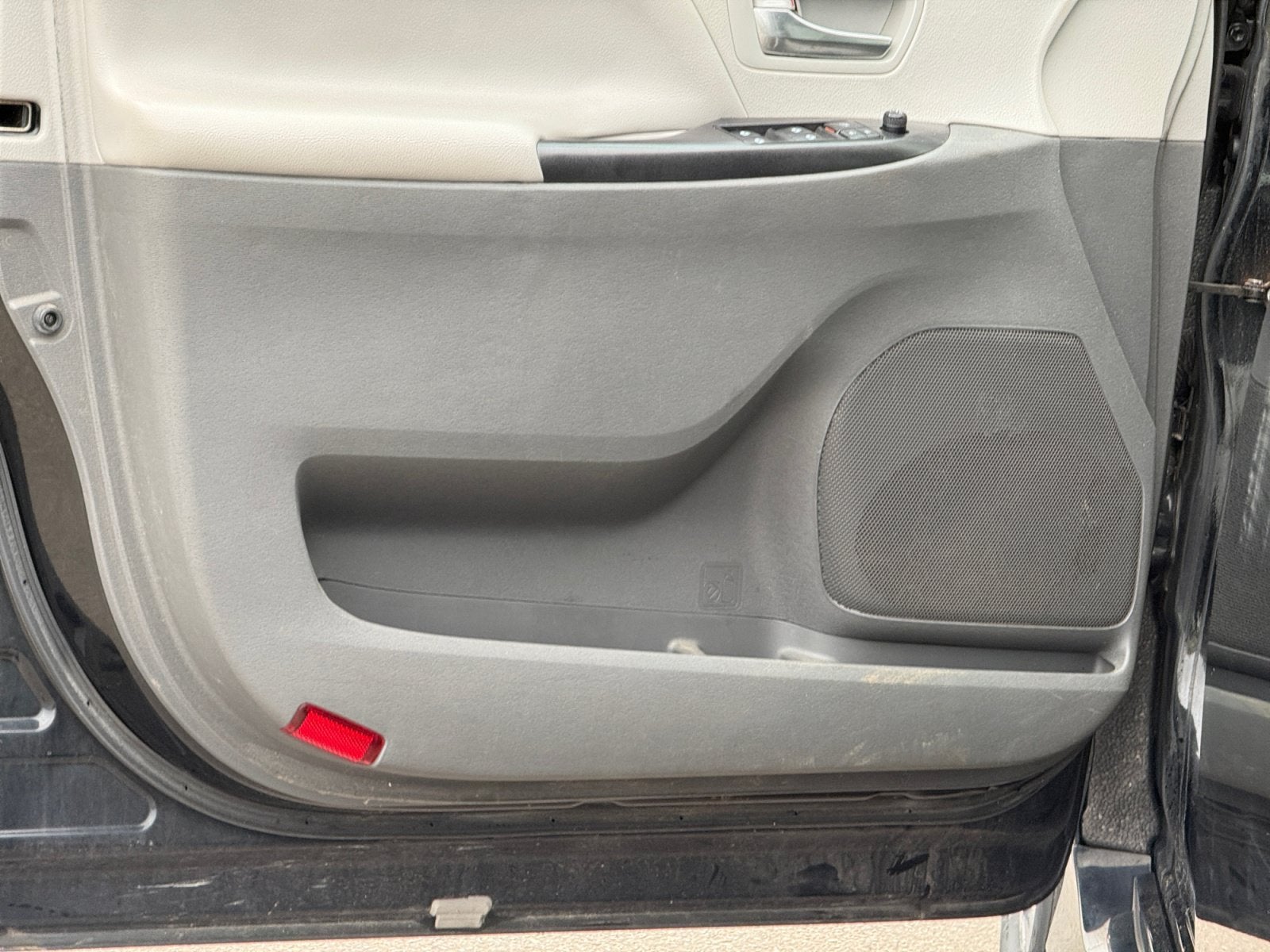 2020 Toyota Sienna LE