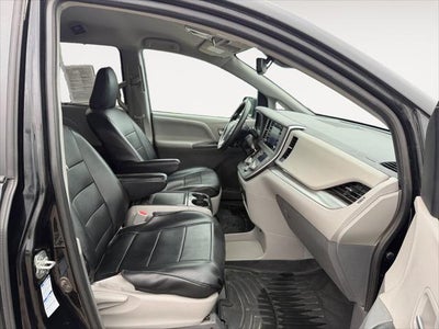2020 Toyota Sienna LE