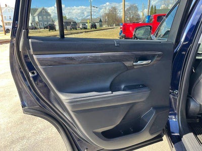 2023 Toyota Highlander LE