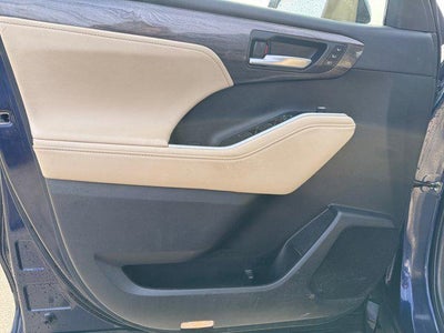 2023 Toyota Highlander Platinum