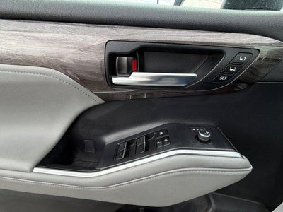 2023 Toyota Highlander LIMITED