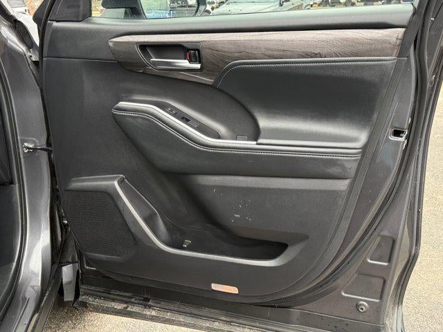 2025 Toyota Highlander Platinum