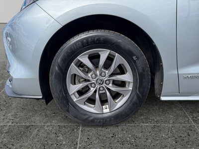 2021 Toyota Sienna XLE