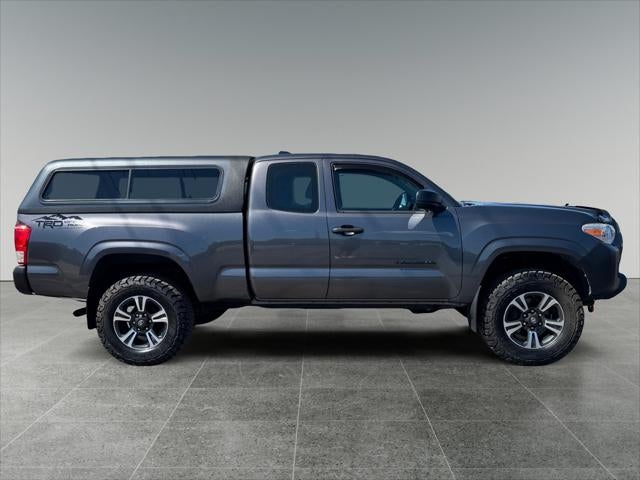 2017 Toyota Tacoma SR
