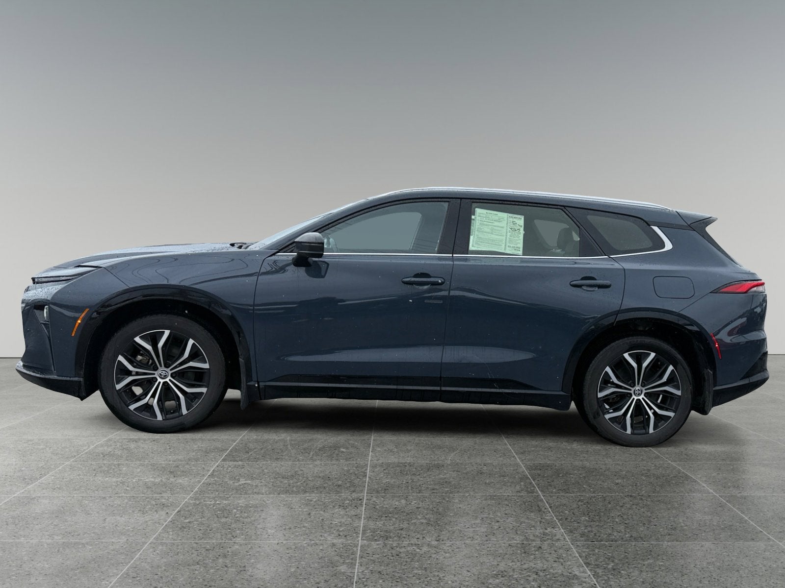 2025 Toyota Crown Signia XLE