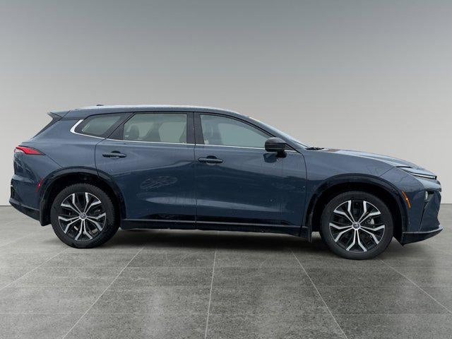 2025 Toyota Crown Signia XLE