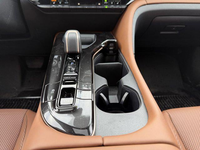 2025 Toyota Crown Signia Limited