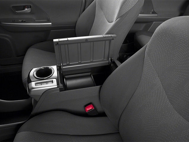 2014 Toyota Prius v Base