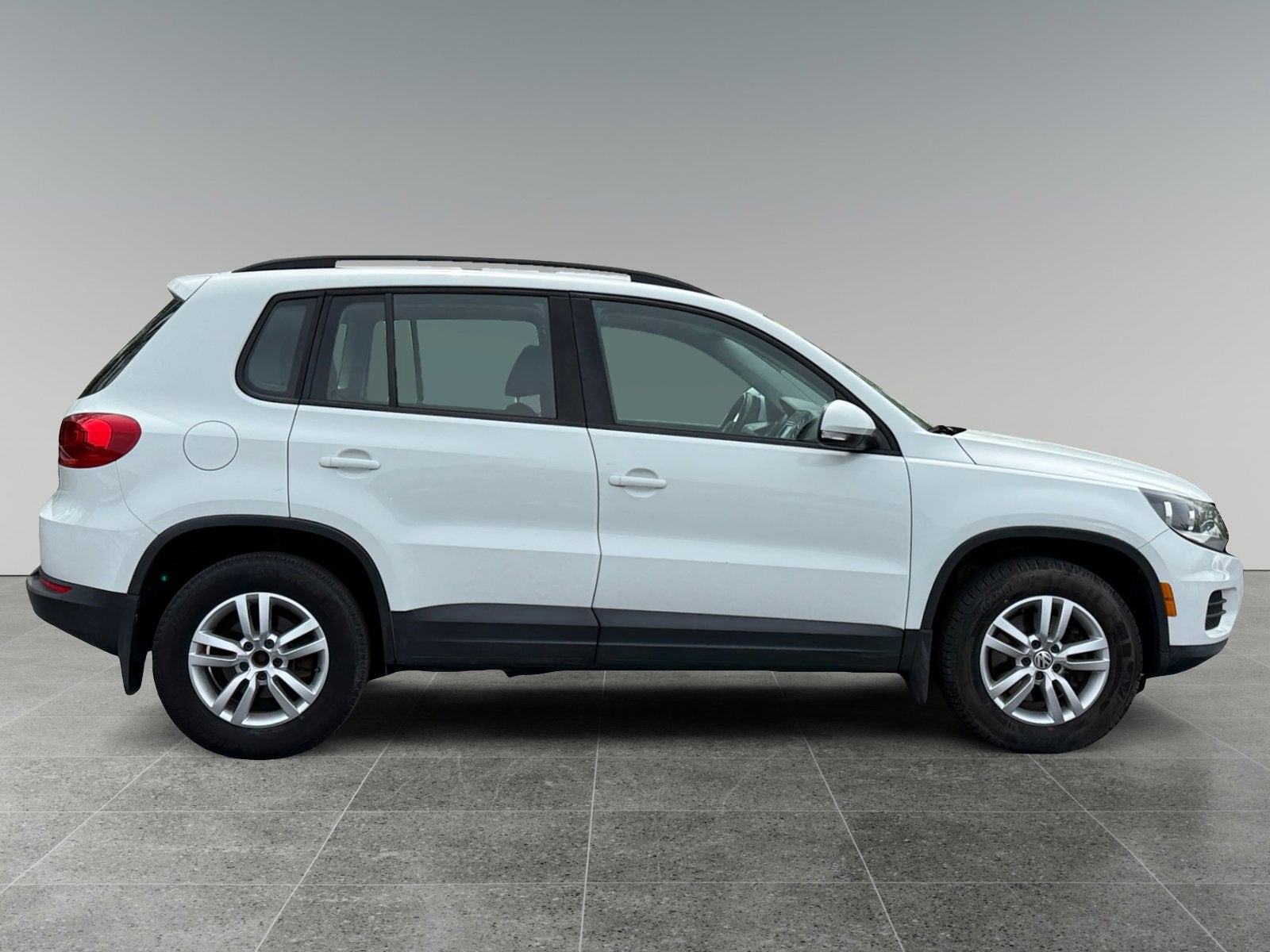 2015 Volkswagen Tiguan S