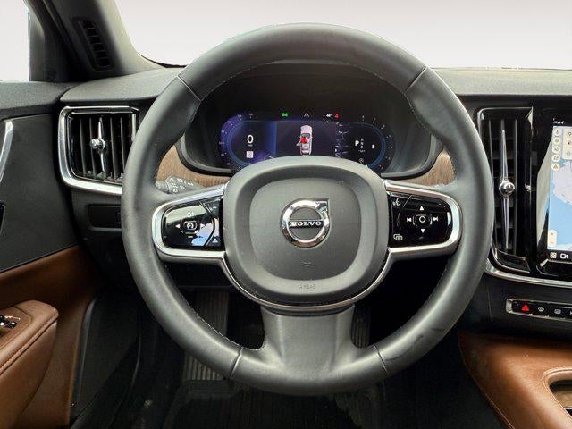 2024 Volvo V90 Cross Country Plus