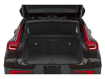 2022 Volvo XC40 Momentum