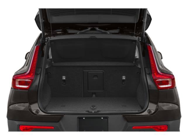 2022 Volvo XC40 Momentum