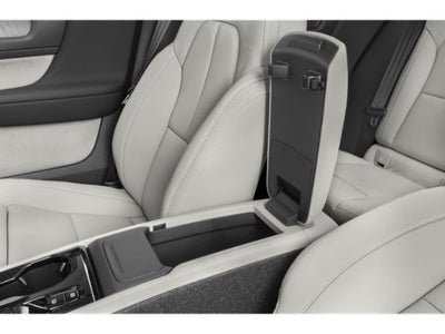 2022 Volvo XC40 Momentum