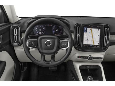 2022 Volvo XC40 Momentum