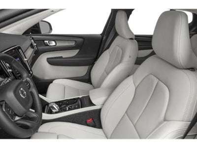 2022 Volvo XC40 Momentum