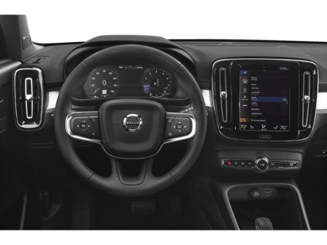 2020 Volvo XC40 Momentum