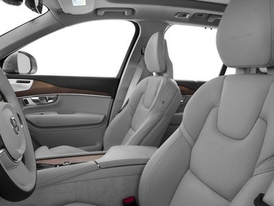 2016 Volvo XC90 T6 Momentum